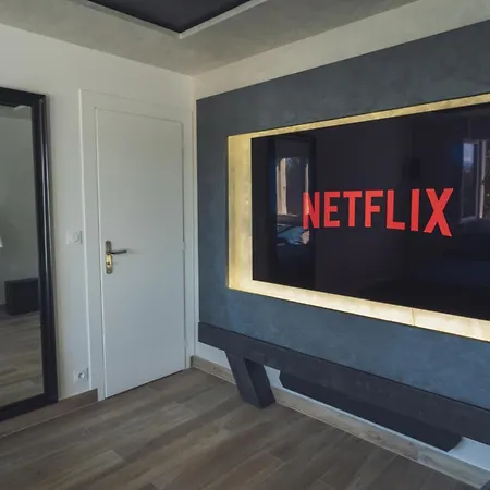 La Interstellar - Cinéma Room&balnéo Annemasse